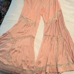 Free People Large Pink Lace Trimmed silk stain Wide-Leg Pants